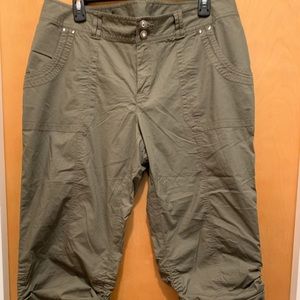 Size 12. Cropped pants with tie sides. INC